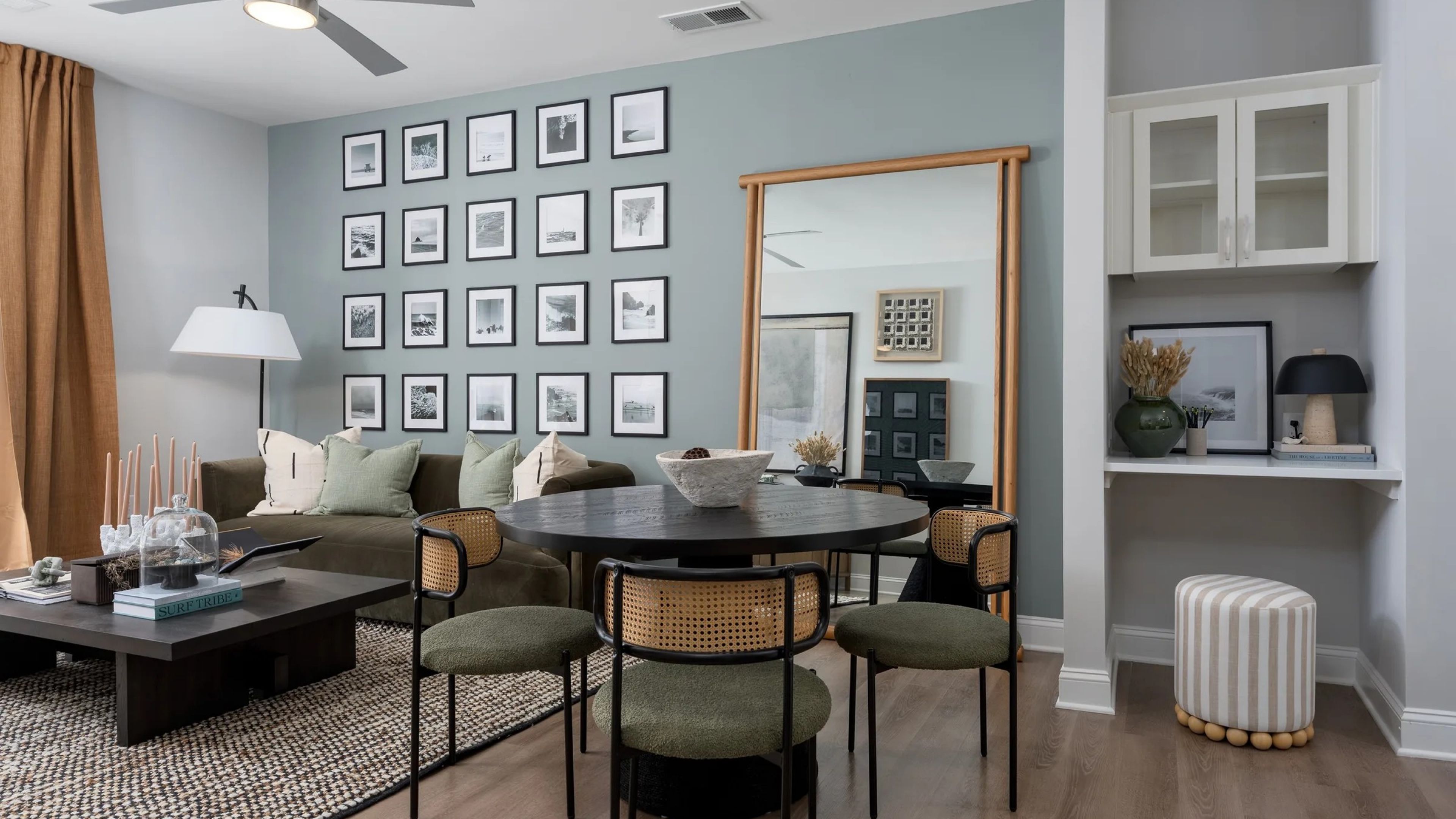 Hawthorne at Hampstead cyber cafe with communal and private work areas