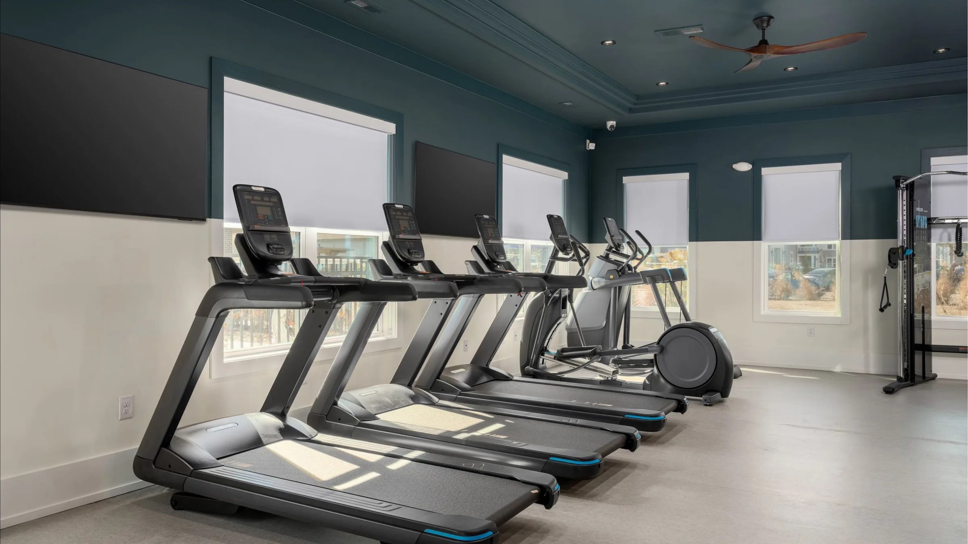 Hawthorne at Hampstead cyber cafe with coffee bar and lounge area